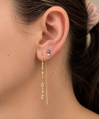 10K Shape + Black Pearl Single Stud